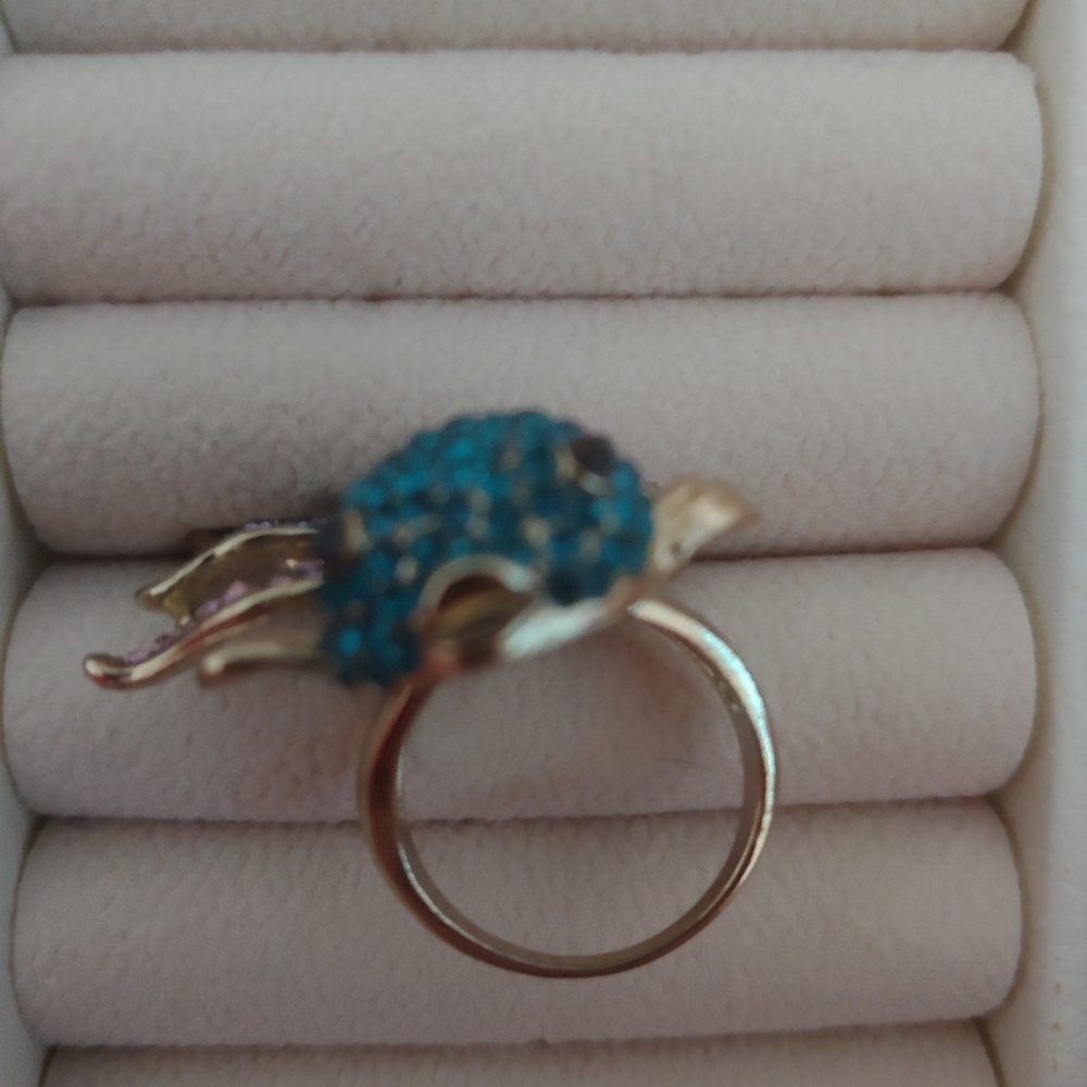 Colorful Fantail Fancy Fish Ring - Picture 2 of 3
